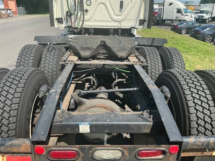 2019 Freightliner Cascadia image 6