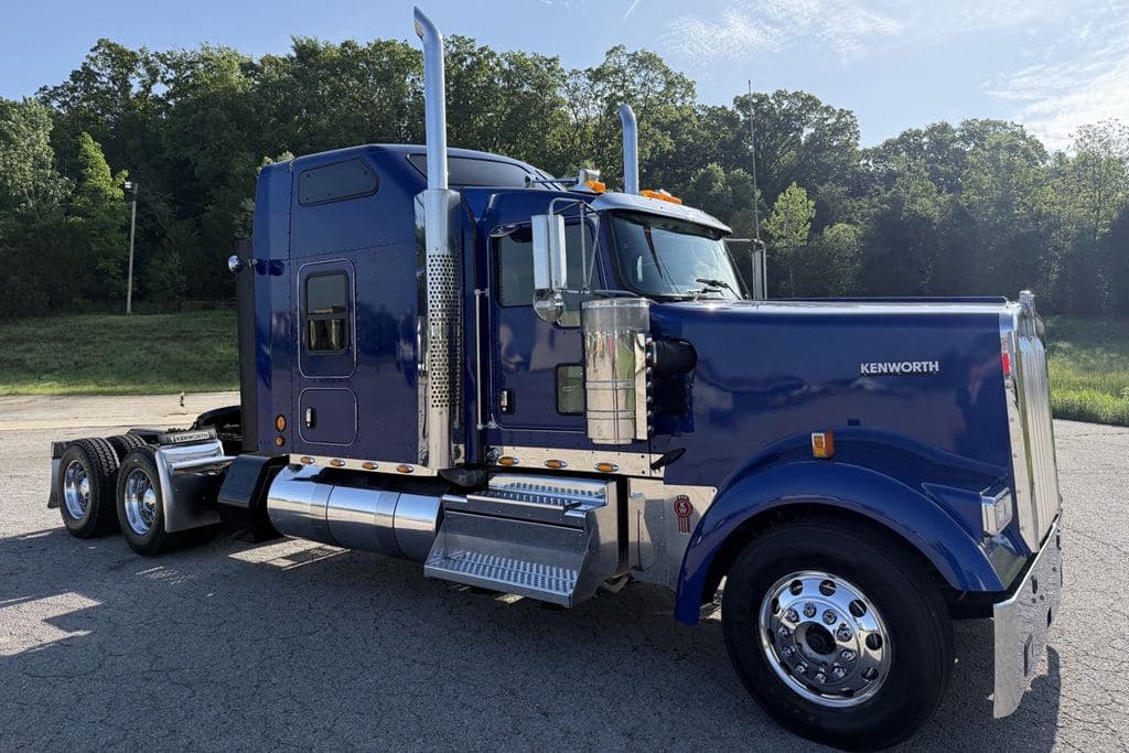 Used 2023 KENWORTH W900L image 14