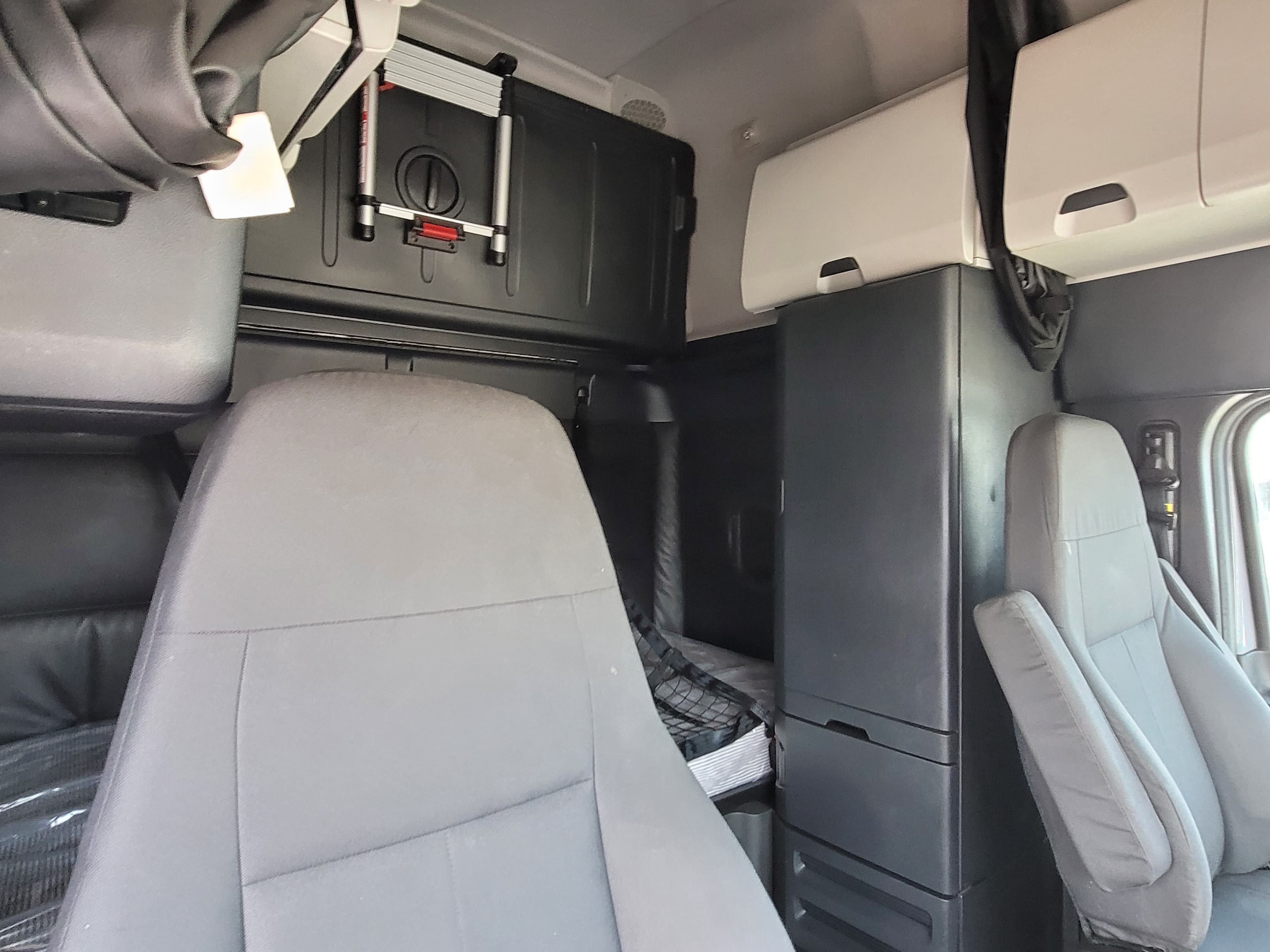 2023 Freightliner Cascadia 126 image 9