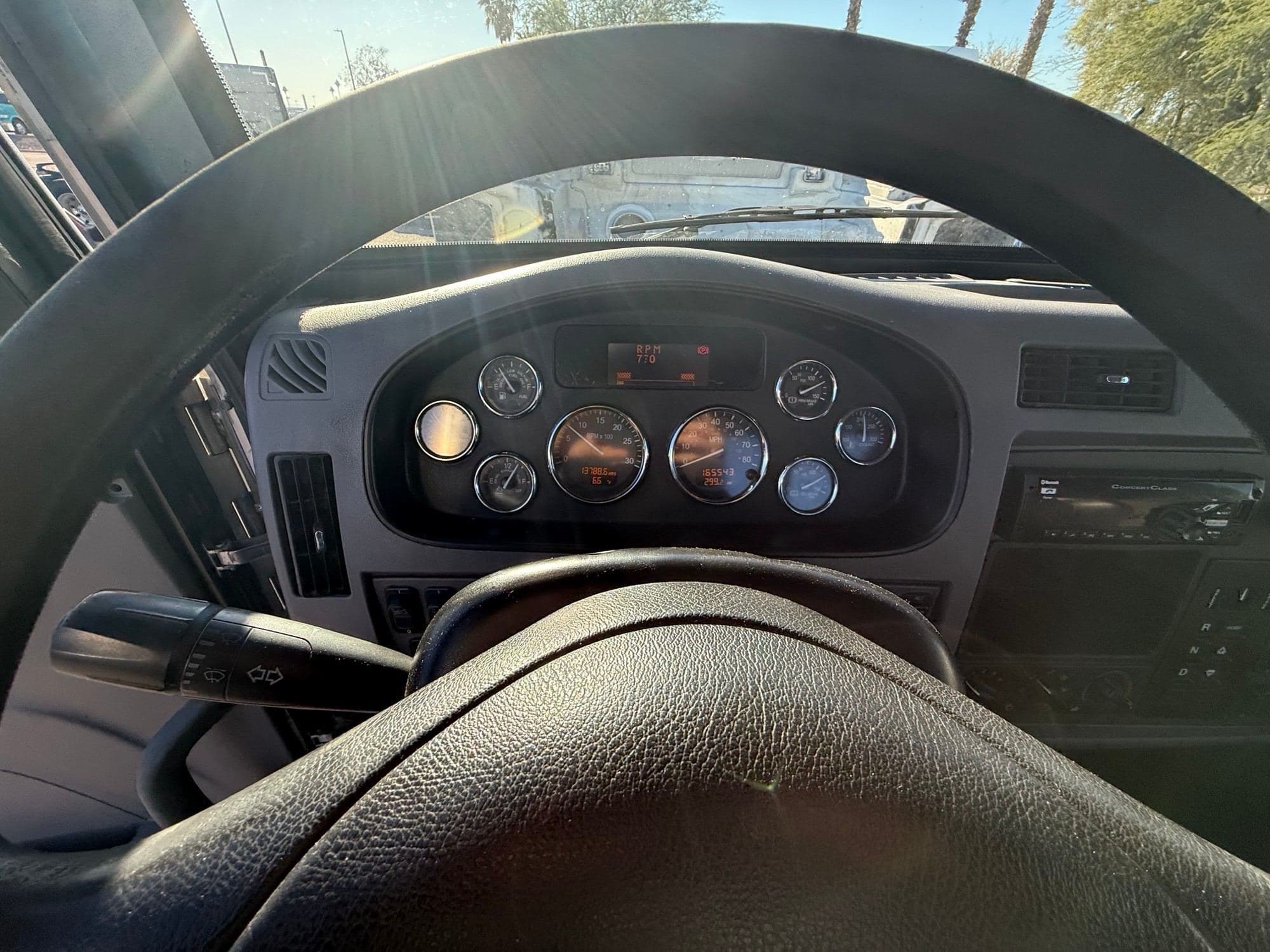 2018 Peterbilt 337 image 11