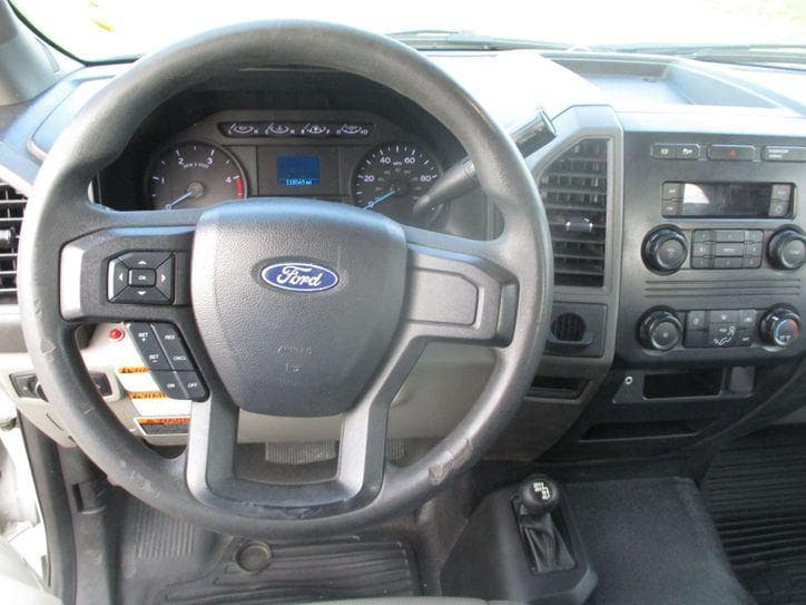 2017 Ford F550 BUCKET TRUCK 4X4 image 16