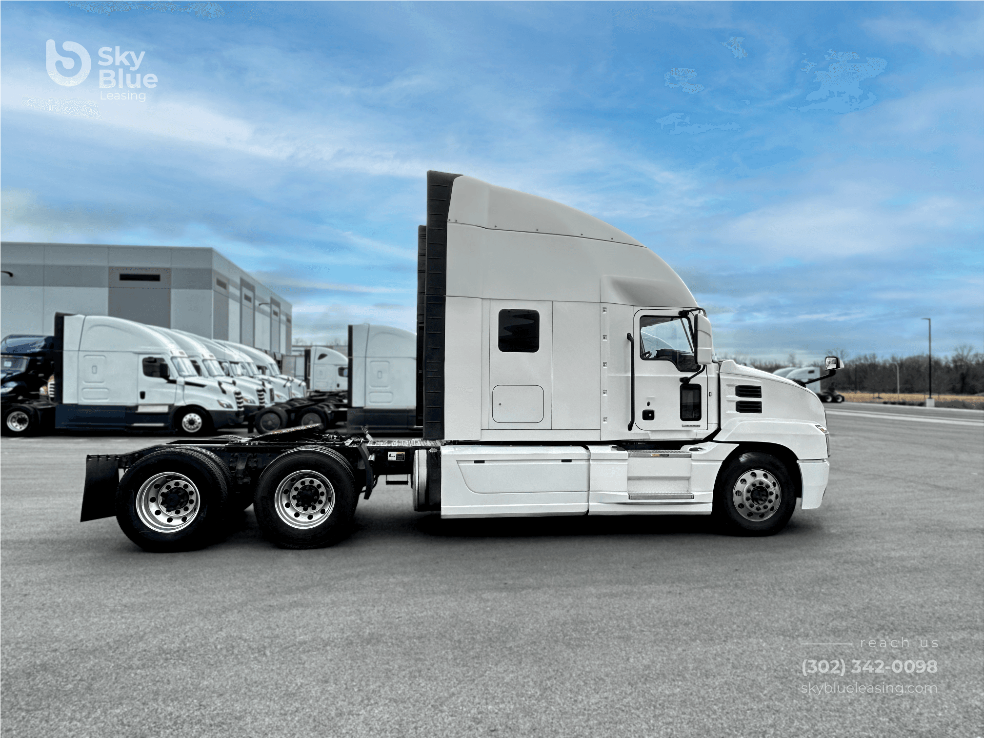 2023 Mack Anthem image 5