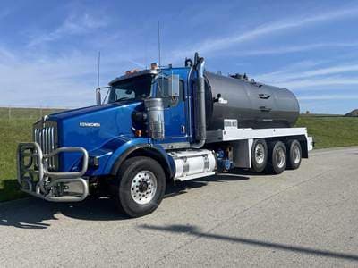 2019 Kenworth T8 Series image 1