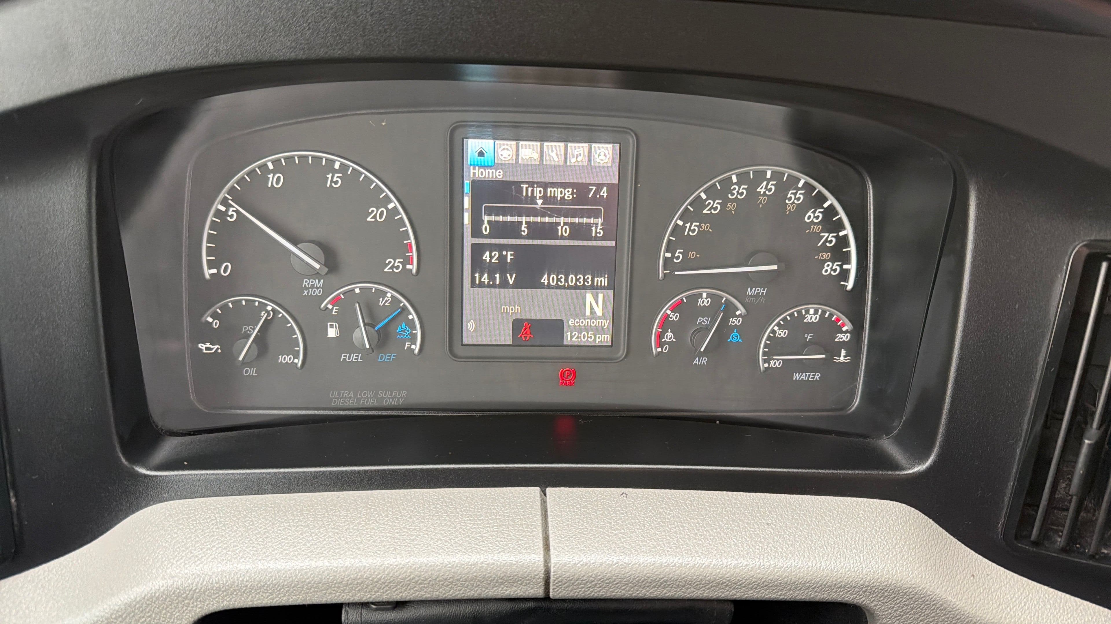 2021 Freightliner Cascadia image 9