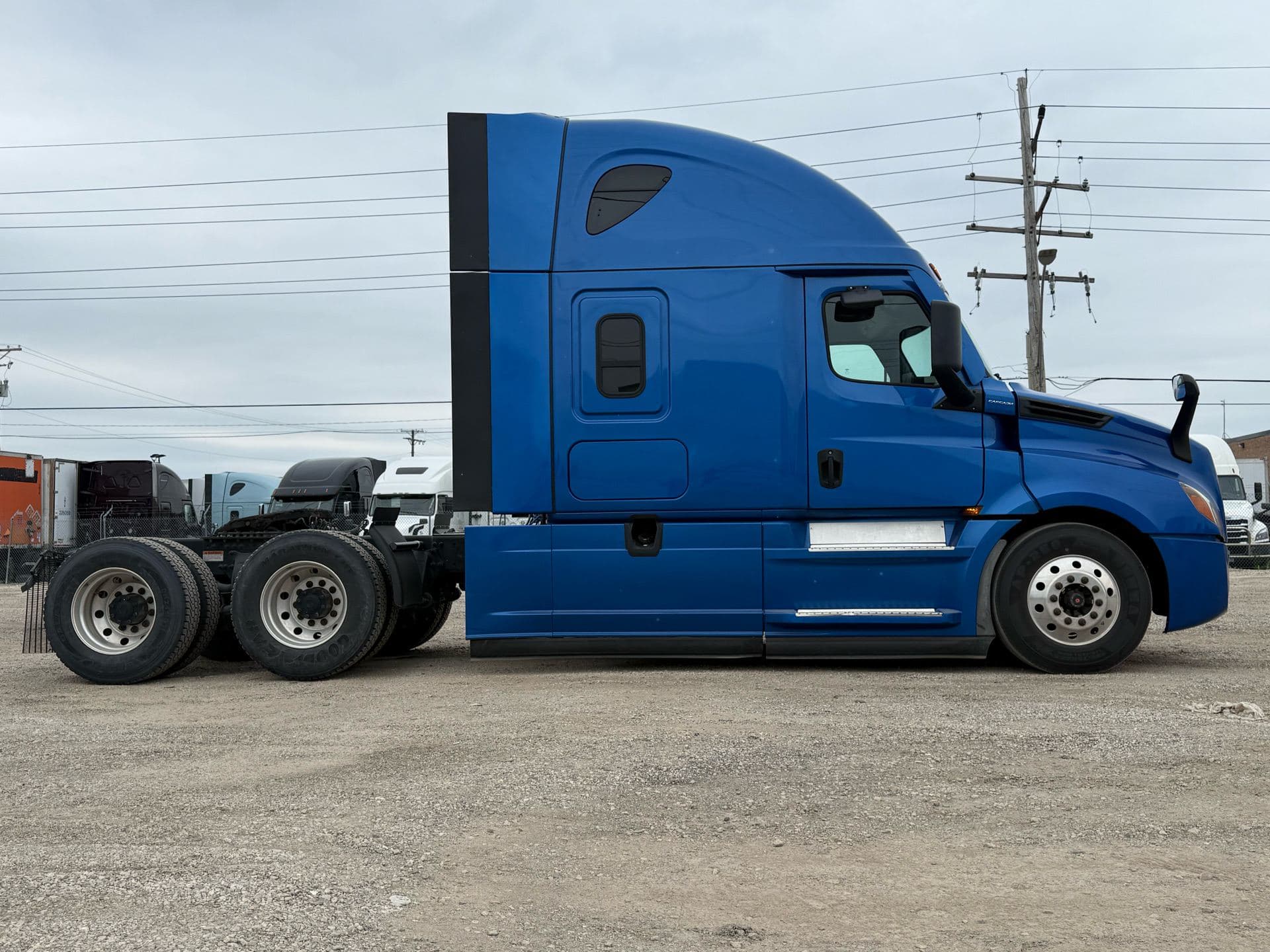 2022 Freightliner - 386k - 12,500 Hours - 455 HP image 8