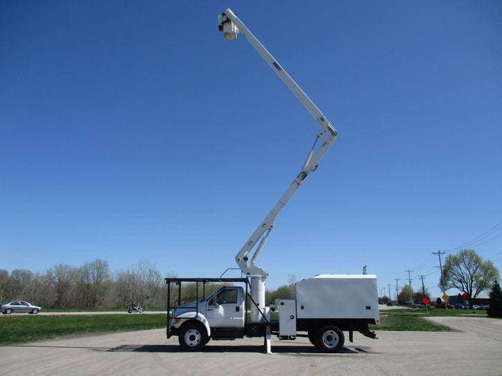2008 Ford F-750 CHIPPER DUMP BUCKET BOOM TRUCK image 42