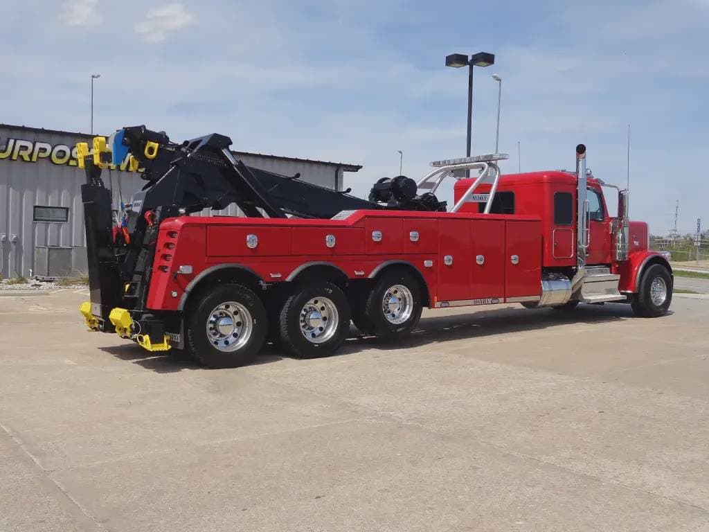 2025 Peterbilt 589 image 13