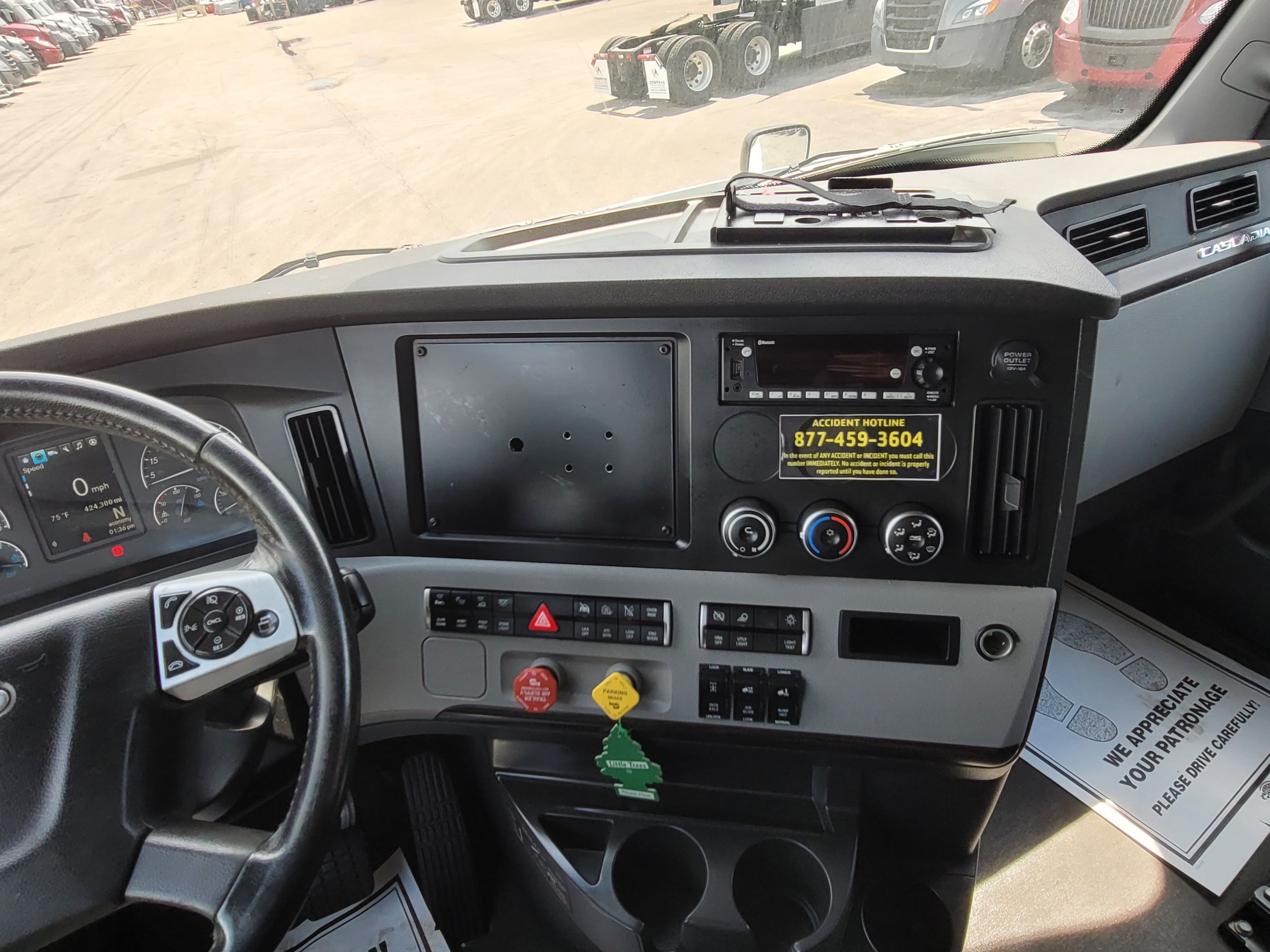 2022 Freightliner Cascadia 126 image 11