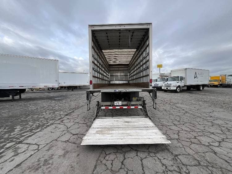 2022 International MV607 Box Truck - 220HP, 6 Speed Automatic, Roll up Door image 9