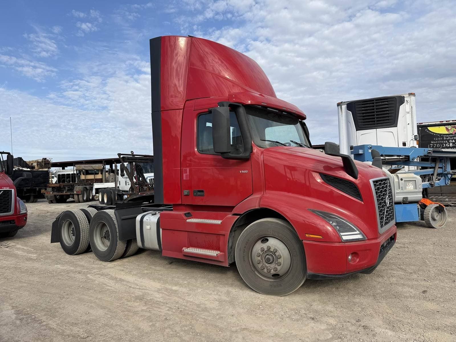 2022 Volvo VNR64T300 Day Cab Truck - D13 405HP, 12 Speed I Shift Amt image 3