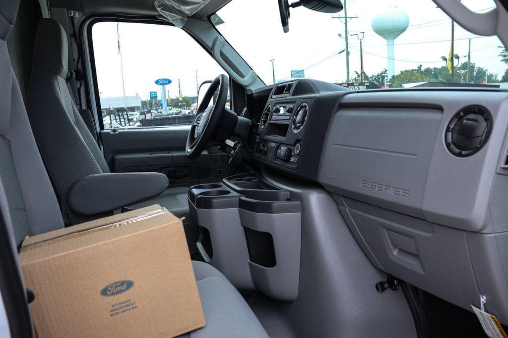 2026 Ford E-350SD Base Box Van image 20