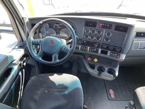 2020 Kenworth T680 image 5