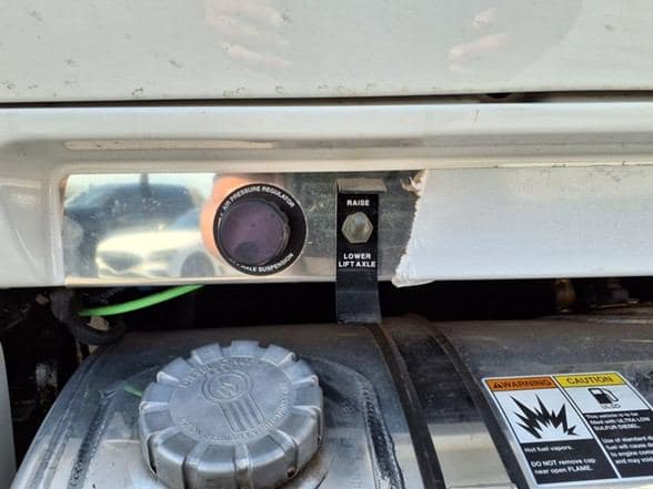 2025 Kenworth T880 image 36