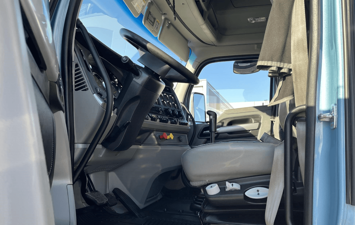 2020 Kenworth T880 image 6