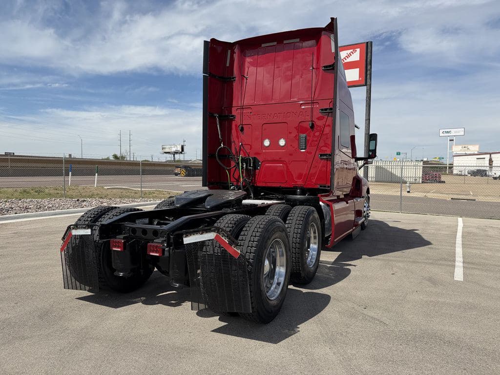 Used 2021 INTERNATIONAL LT625 image 19