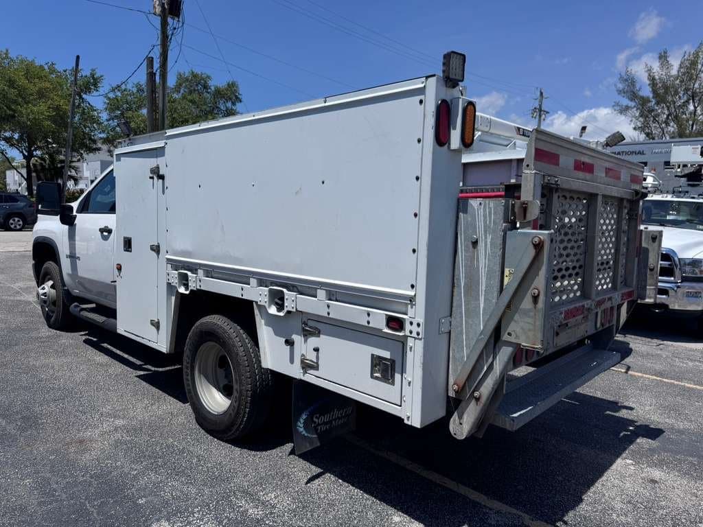 2021 Chevrolet Silverado 3500hd C/C image 3