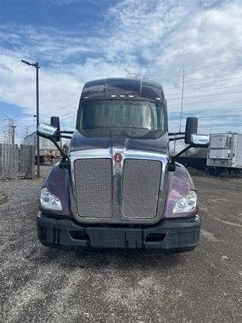 2020 Kenworth T680 image 2