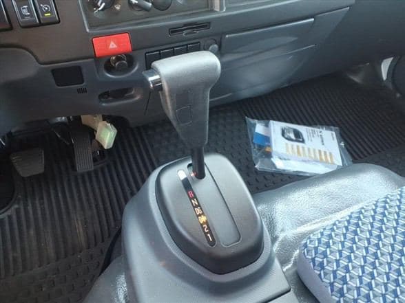 2024 Isuzu NPR HD image 18