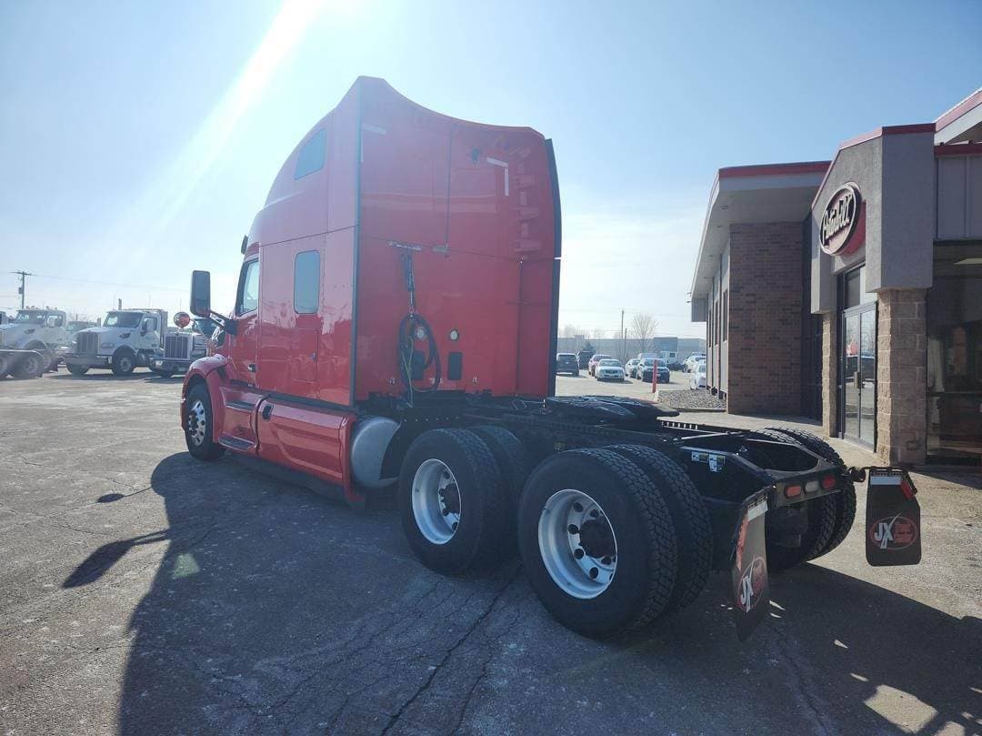 2021 Peterbilt 579 image 4