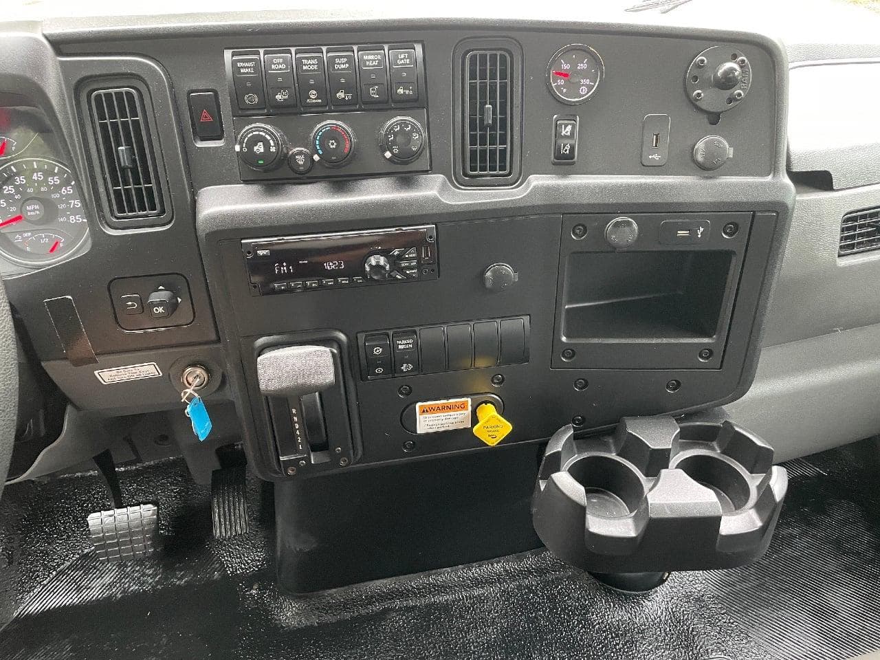 2021 International MV607 image 23