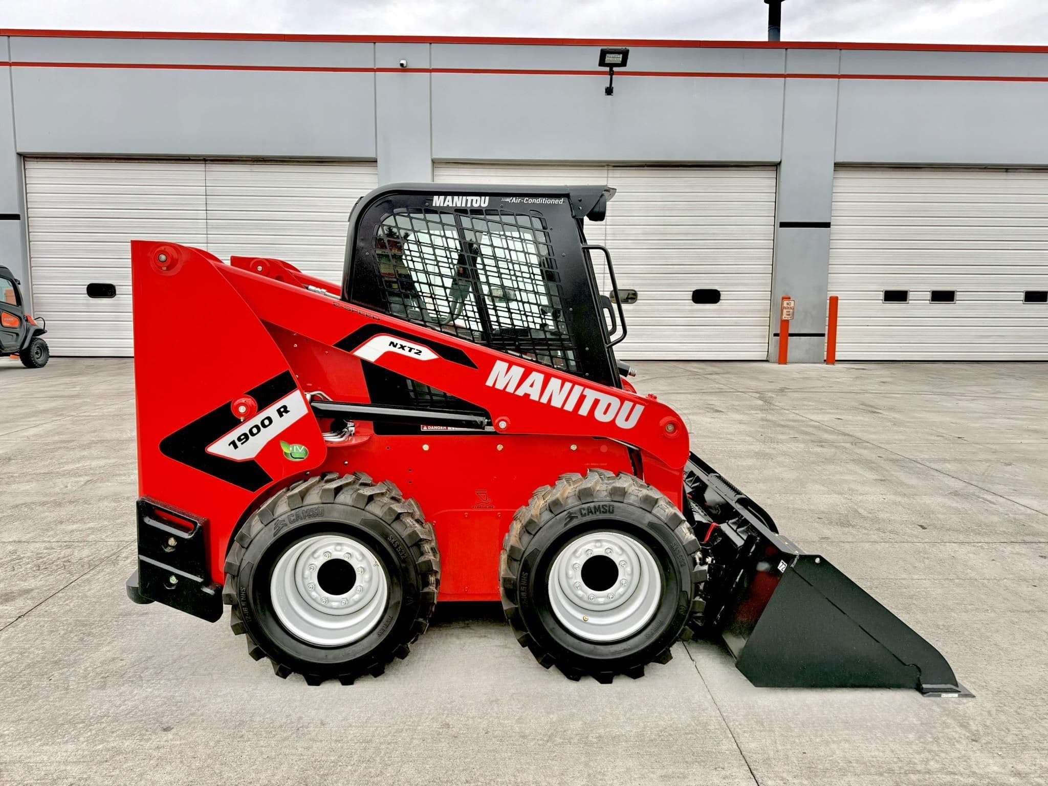 2025 MANITOU 1900R SL4642 Premium Plus image 2
