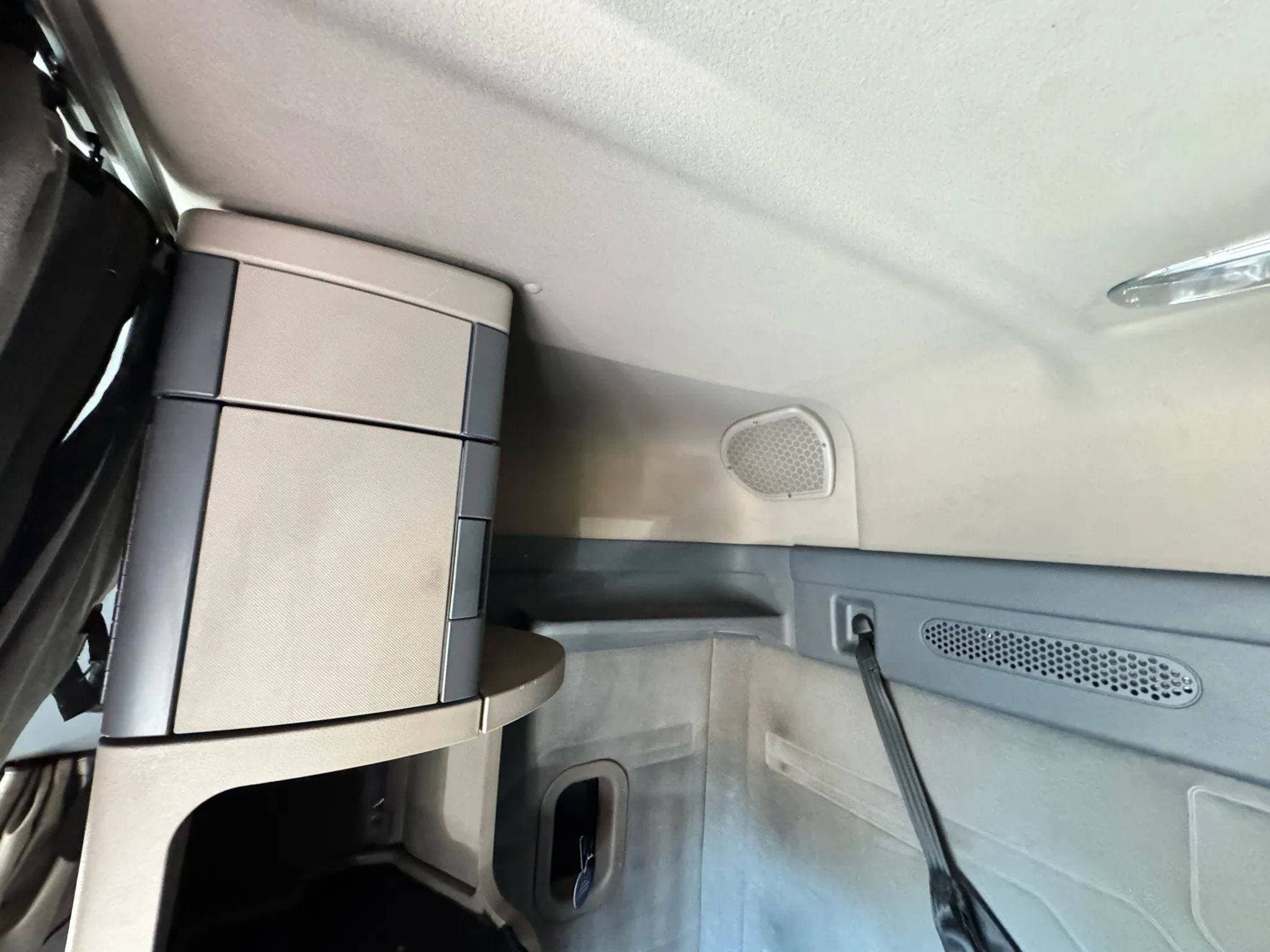 2016 Freightliner Cascadia image 40