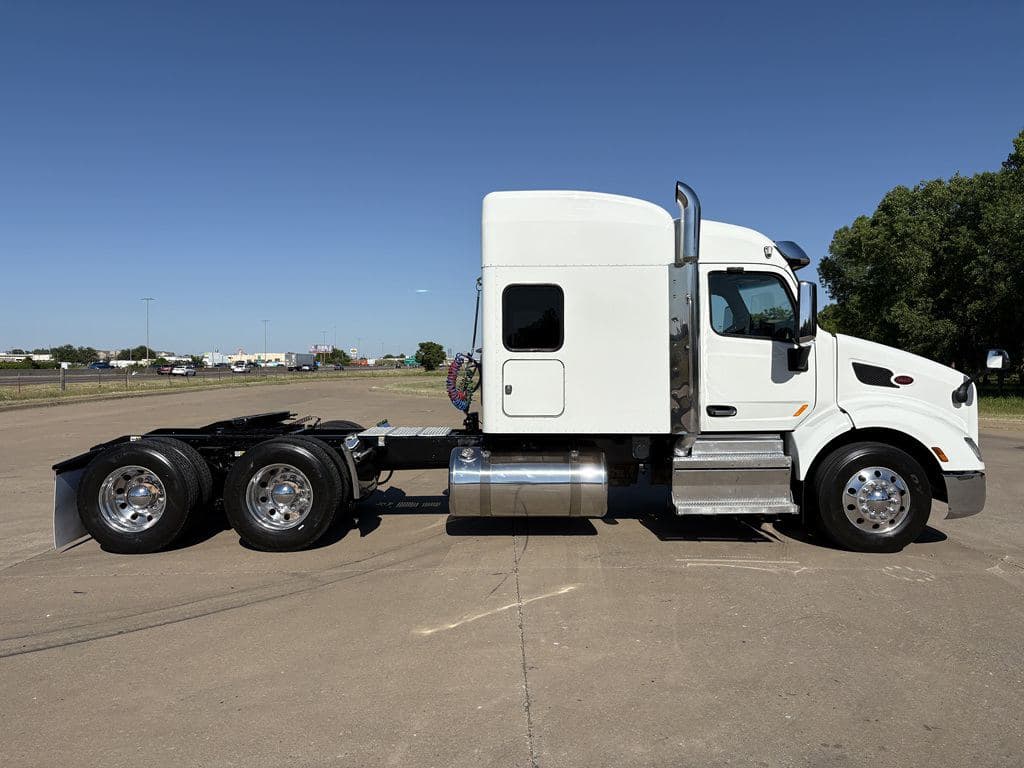 Used 2018 PETERBILT 579 image 18