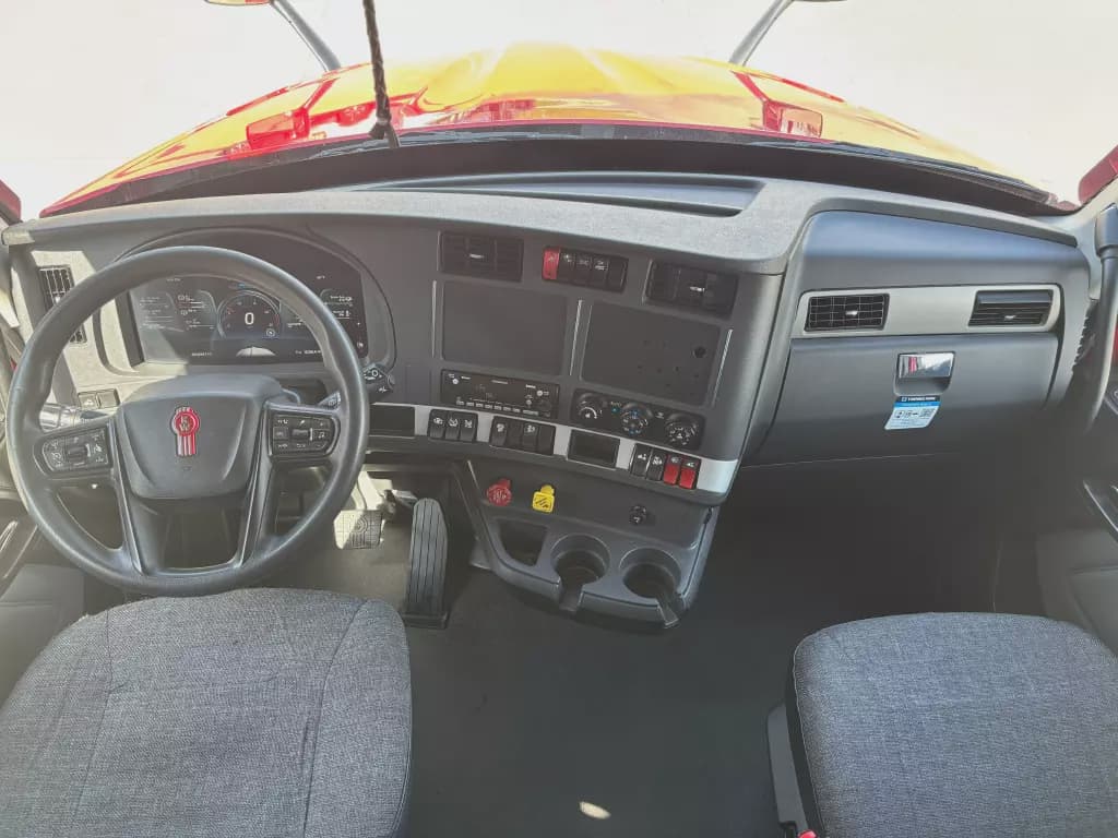 2022 Kenworth T680 image 6