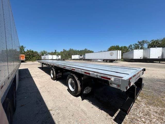 2024 Utility 4000AE image 5