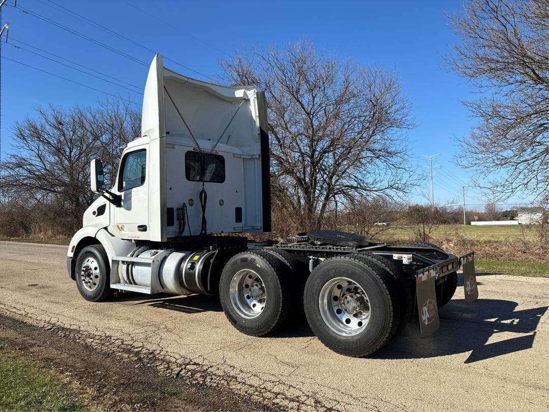 2020 Peterbilt 579 image 4