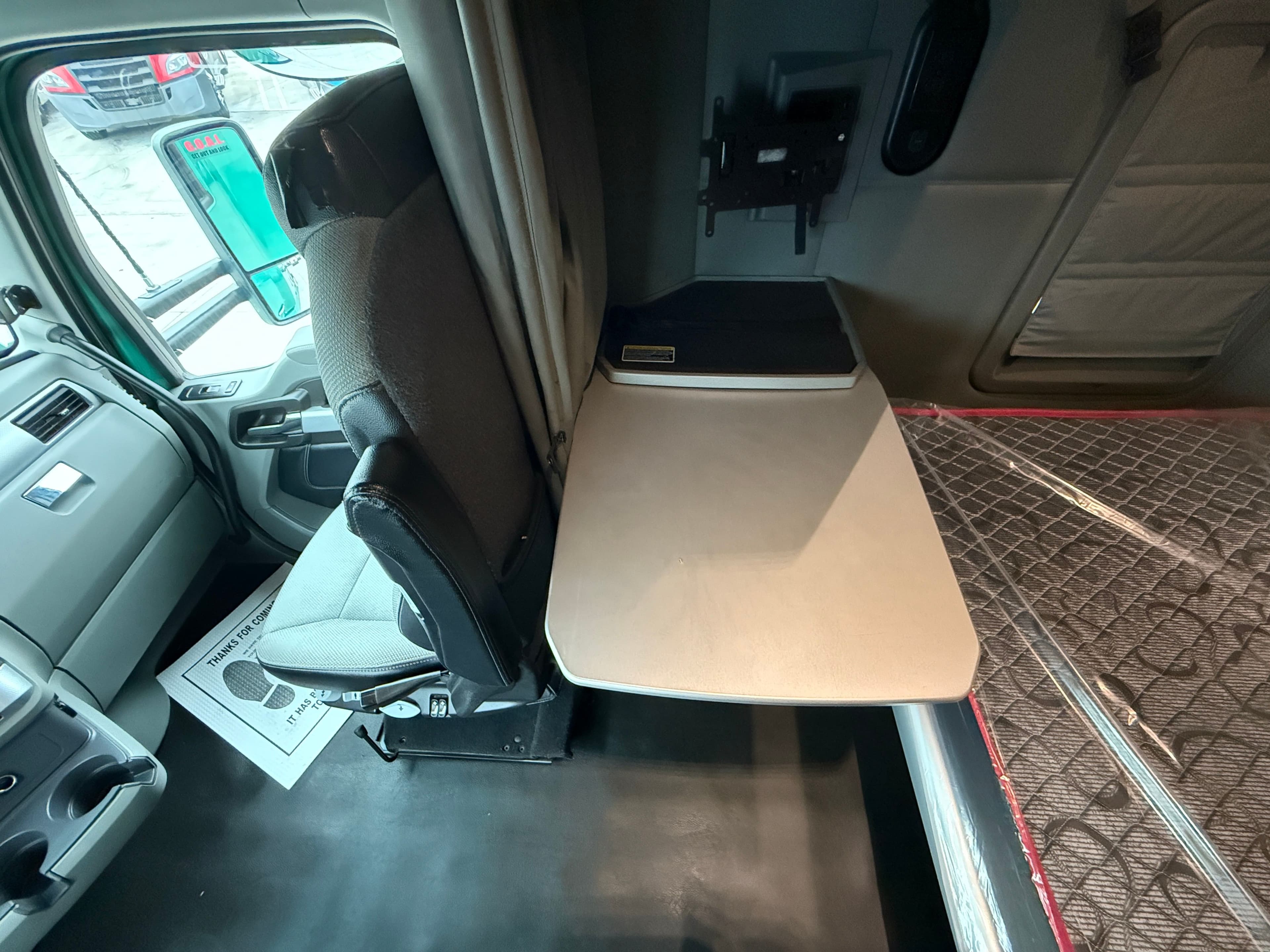 2021 Kenworth T680 image 21