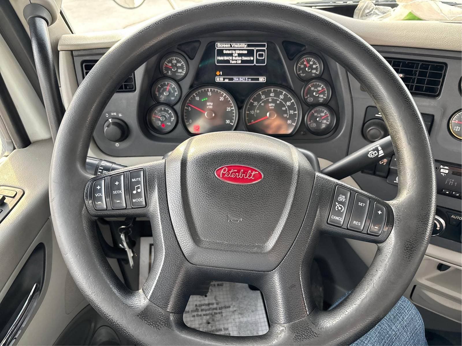 2020 Peterbilt 567 image 7
