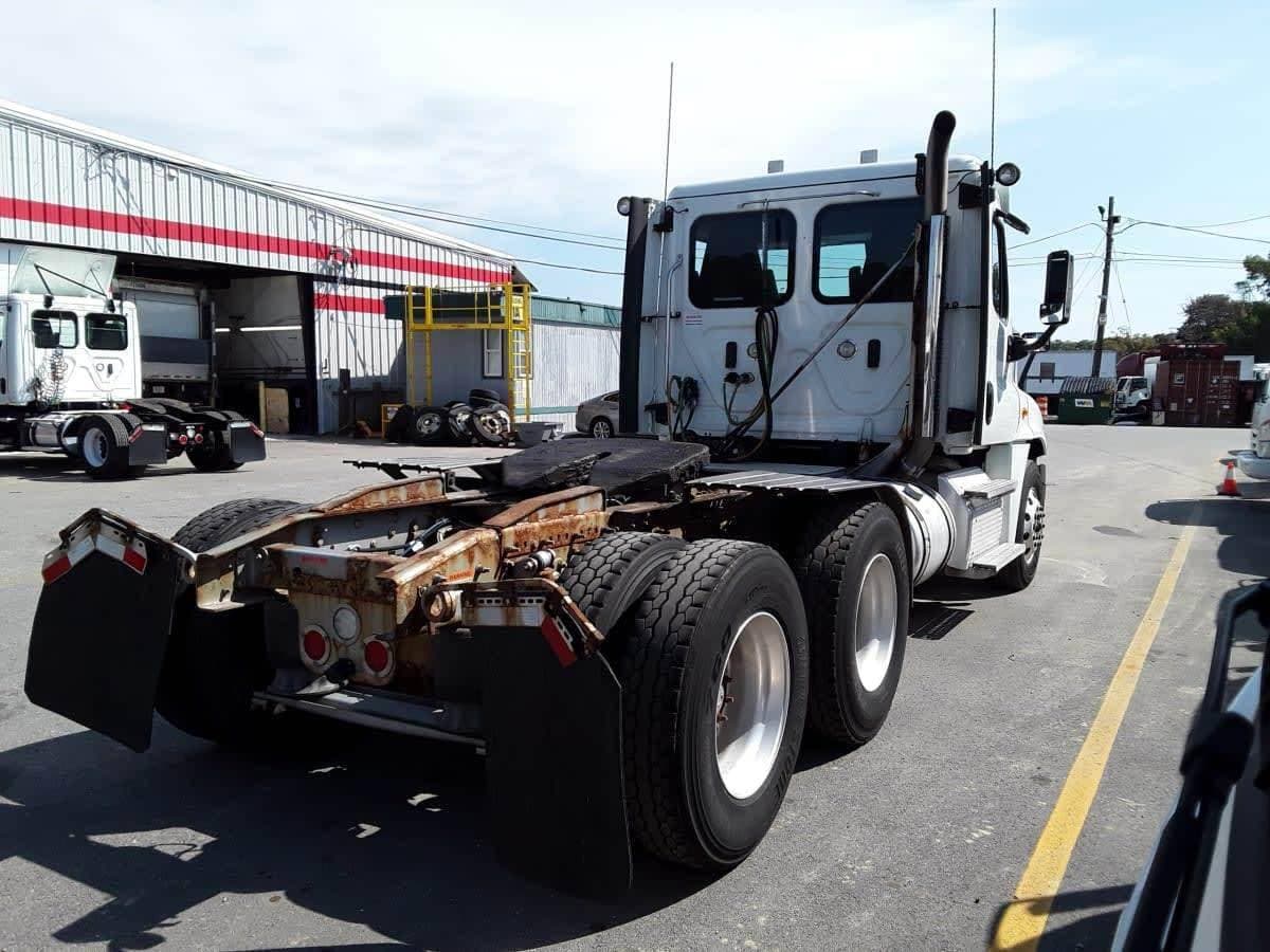 2020 Freightliner Cascadia image 4