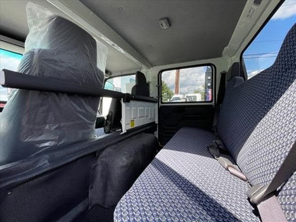 2025 Isuzu NRR image 17