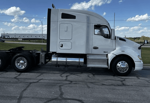2020 Kenworth T680 image 4