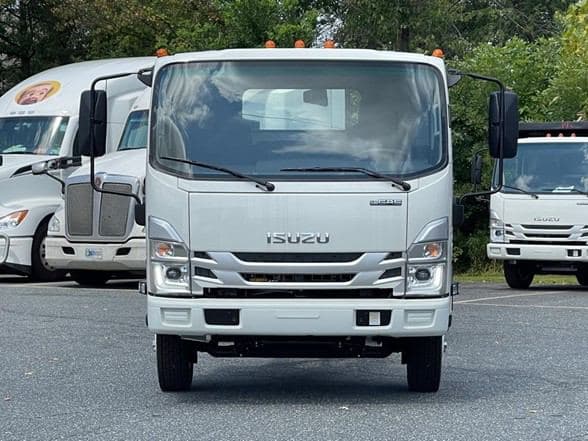 2025 Isuzu NRR image 4