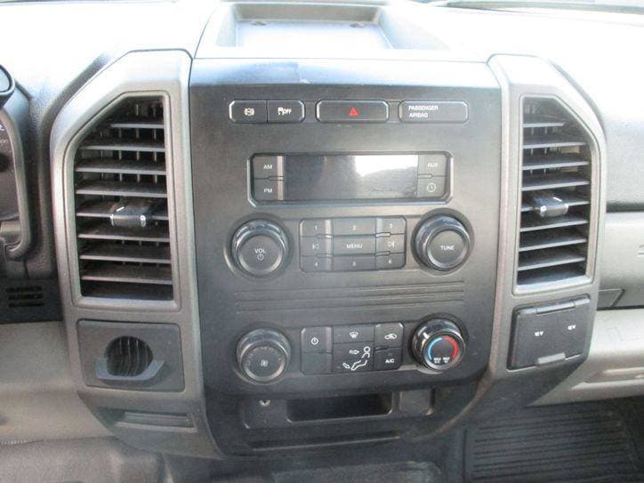 2017 Ford F550 BUCKET TRUCK 4X4 image 17