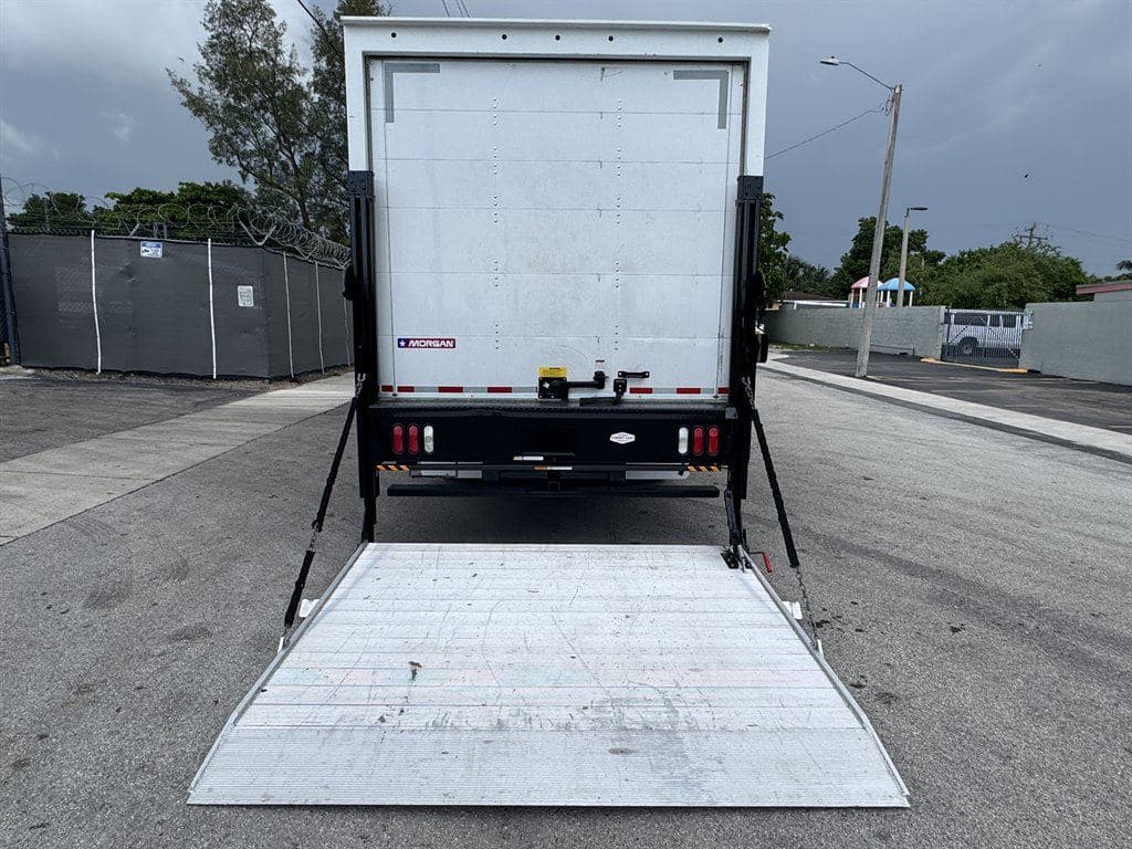 2021 Isuzu NPR XD image 27