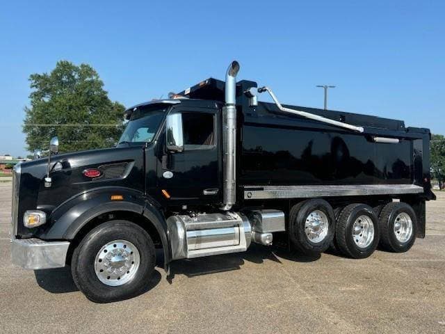 2021 Peterbilt 567 image 2