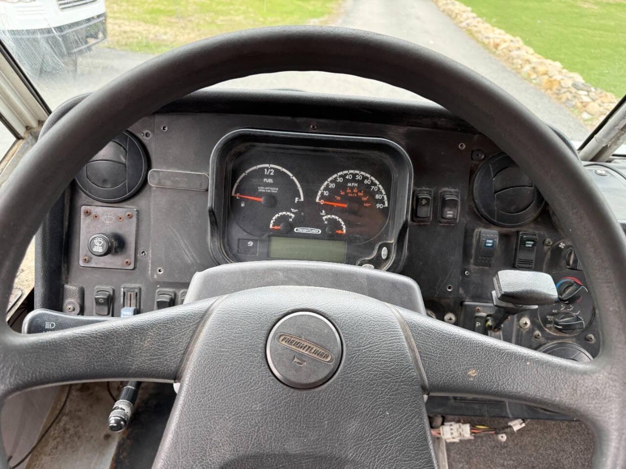 2017 Freightliner MT55 image 12
