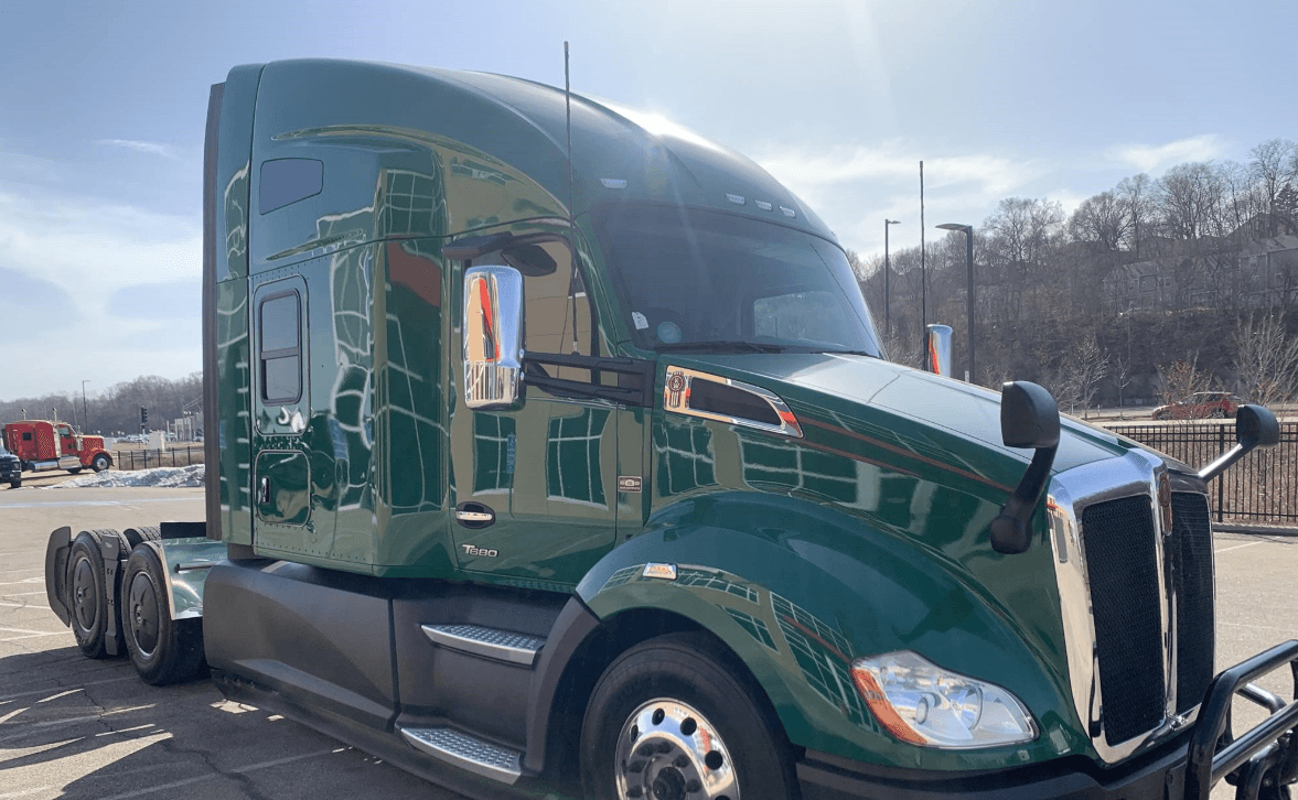 2022 Kenworth 310 image 3