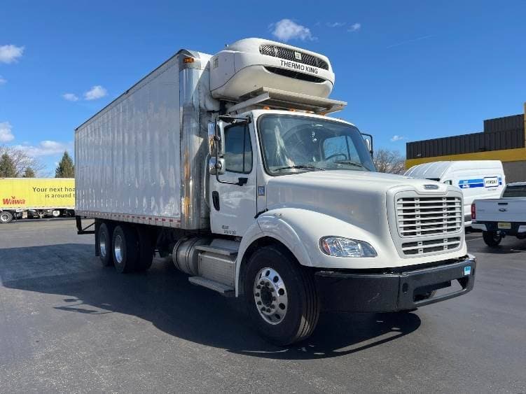 2021 Freightliner M2 image 1