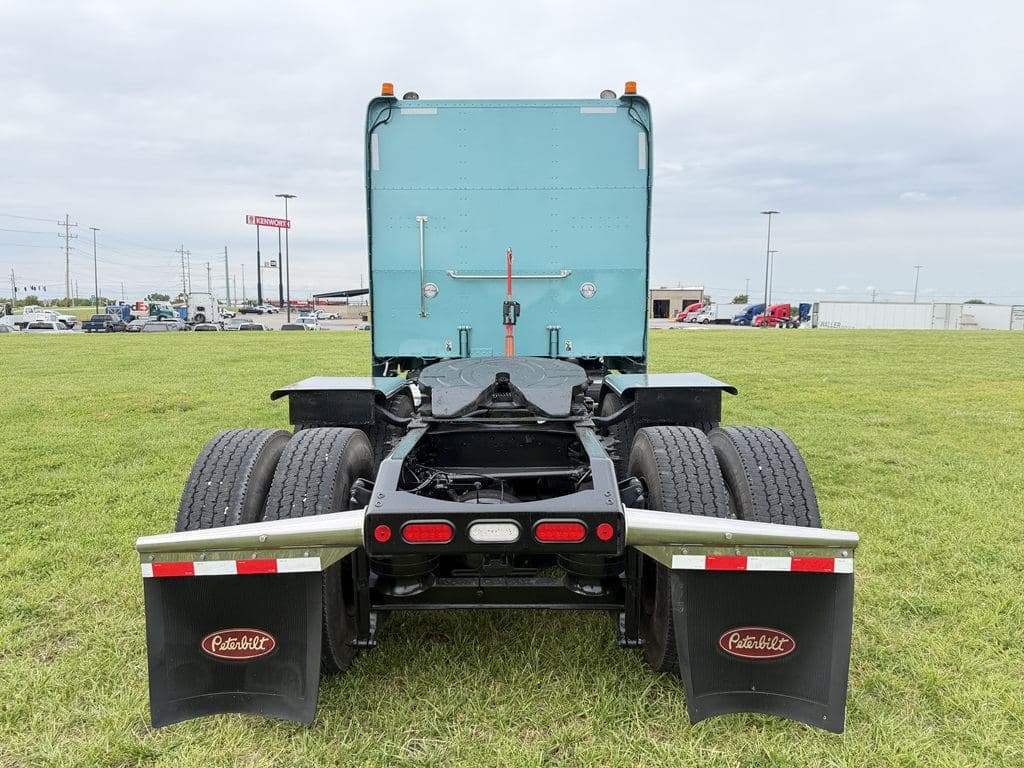 Used 2024 PETERBILT 389 image 22
