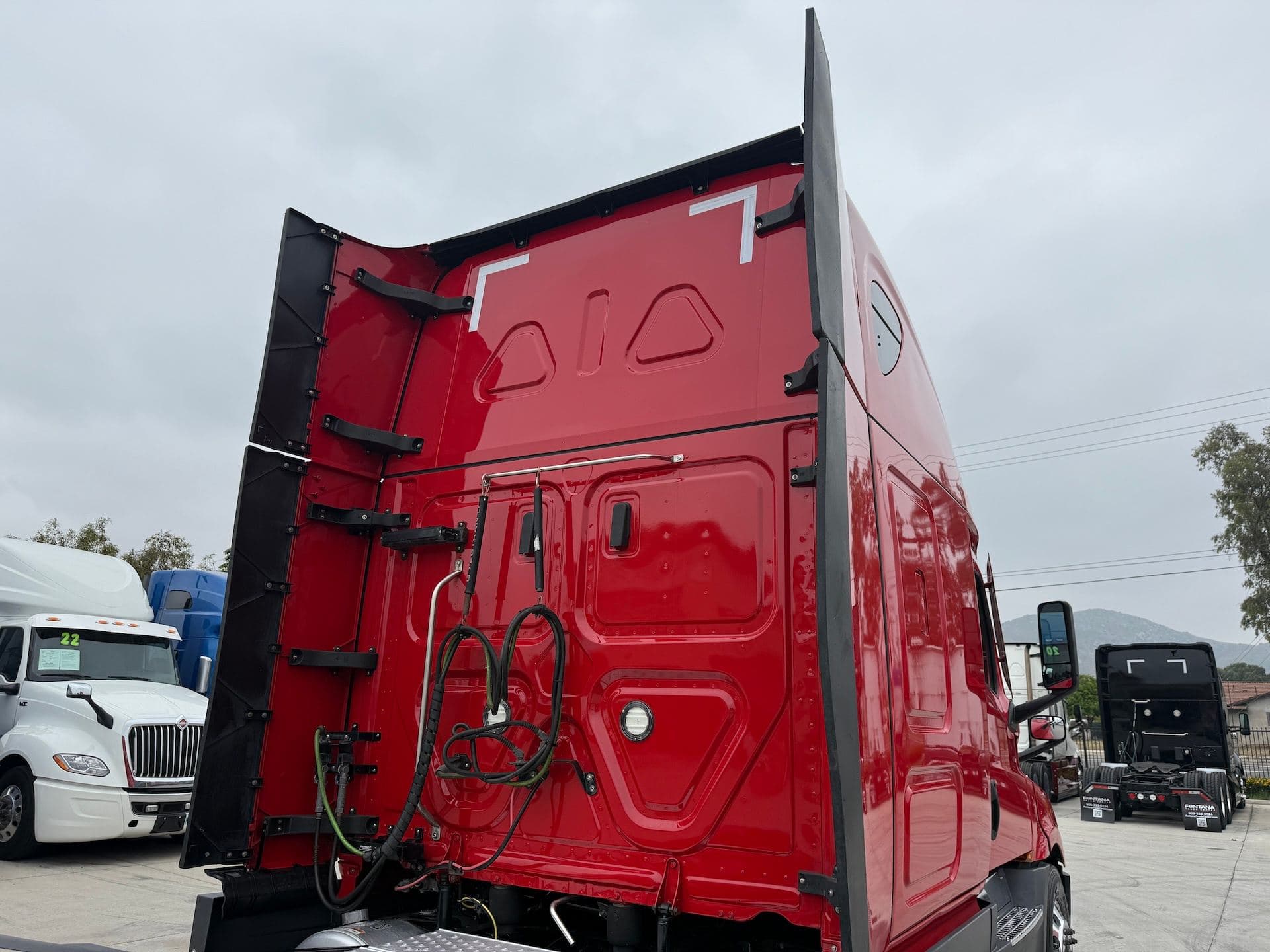 2021 Freightliner Cascadia 126 image 18