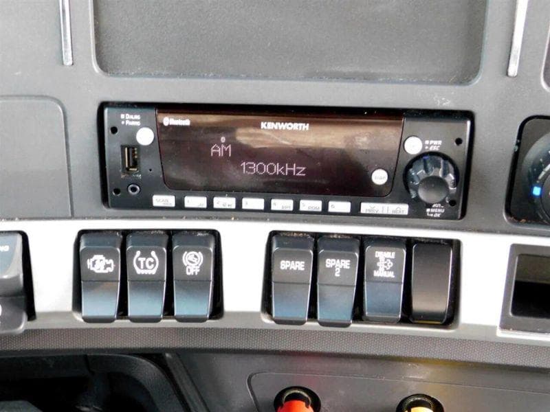 2023 Kenworth T600 image 28