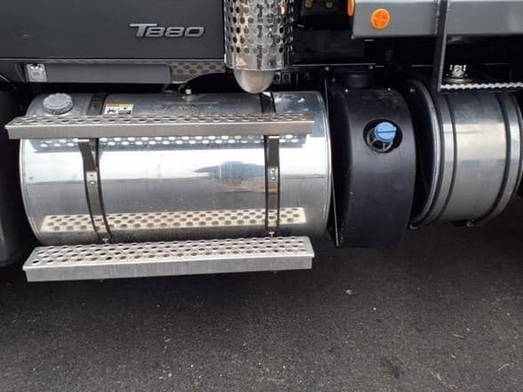 2025 Kenworth T880 image 14