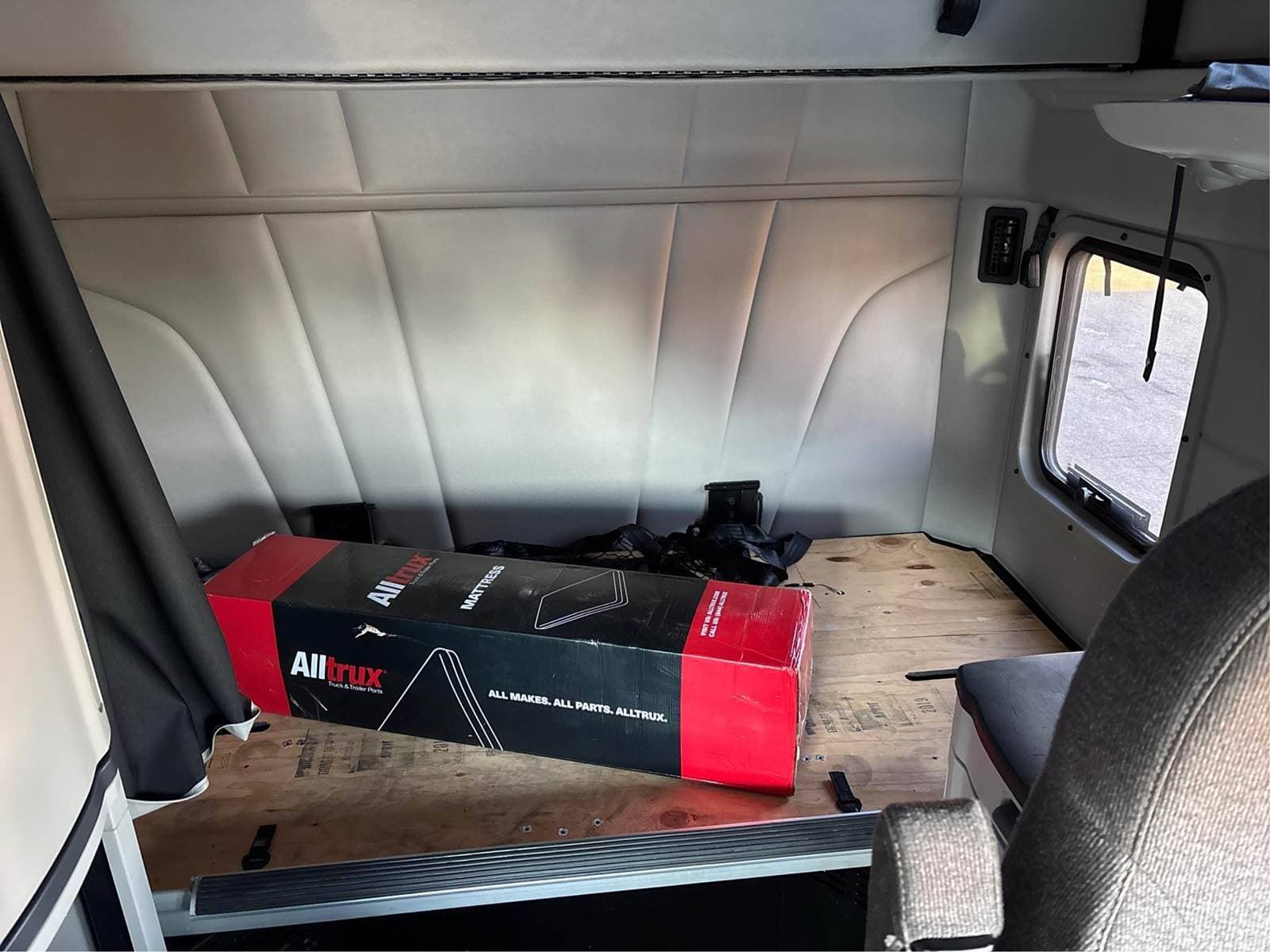 2021 Peterbilt 579 image 14