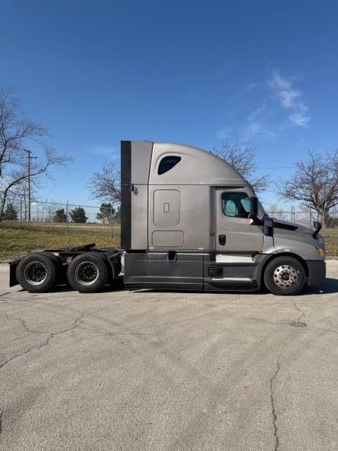 2023 Freightliner Cascadia 126 image 11