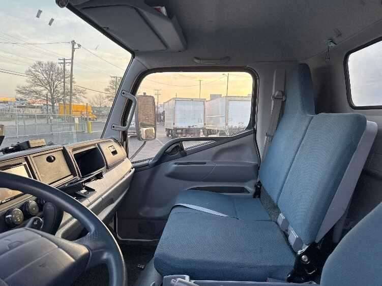 2017 MITSUBISHI FUSO FEC72S image 13