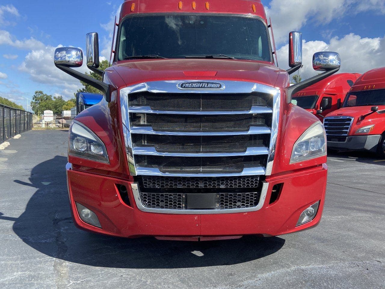 2020 FREIGHTLINER Cascadia CA126 Tandem Axle Sleeper image 2